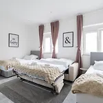 Spacious 2 - - 6 Guests, 24h Check-in, Near Vienna *