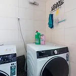 Spacious 2 - - 6 Guests, 24h Check-in, Near Vienna Appartement *