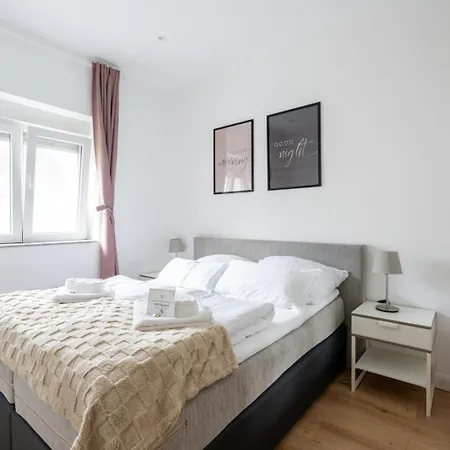 Spacious 2 - - 6 Guests, 24h Check-in, Near Vienna