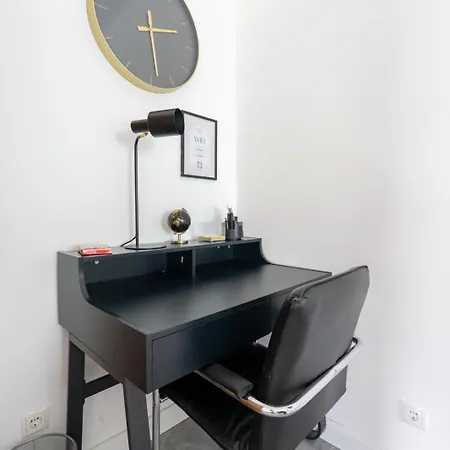 Spacious 2 - - 6 Guests, 24h Check-in, Near Vienna Apartment