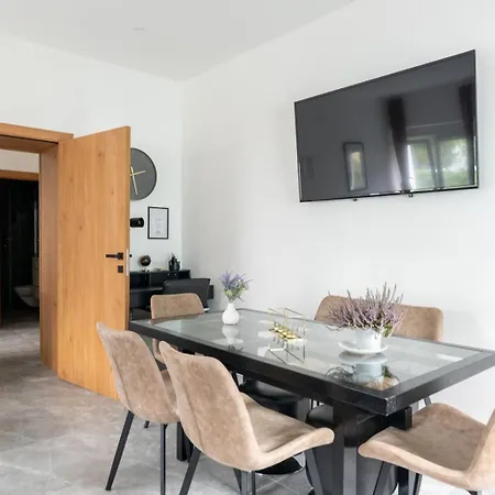 Spacious 2 - - 6 Guests, 24h Check-in, Near Vienna Appartement Purkersdorf