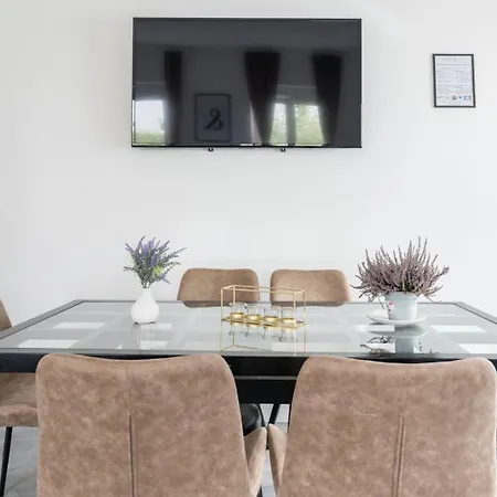 Spacious 2 - - 6 Guests, 24h Check-in, Near Vienna * Purkersdorf