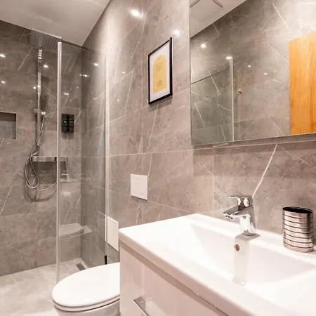 Spacious 2 - - 6 Guests, 24h Check-in, Near Vienna Purkersdorf