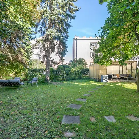 Spacious 2 - - 6 Guests, 24h Check-in, Near Vienna Appartement