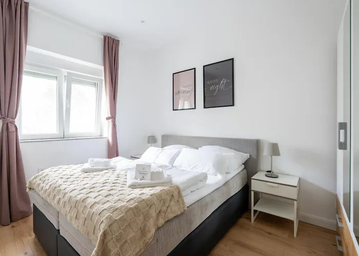 Spacious 2 - - 6 Guests, 24h Check-in, Near Vienna