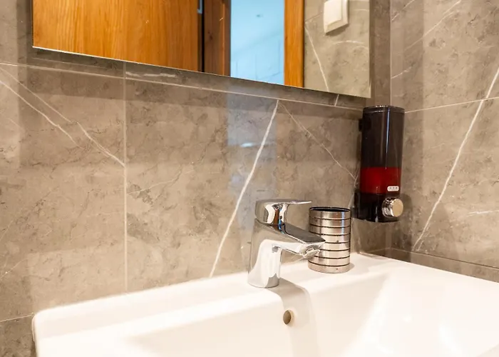 Apartament Spacious 2 - - 6 Guests, 24h Check-in, Near Vienna