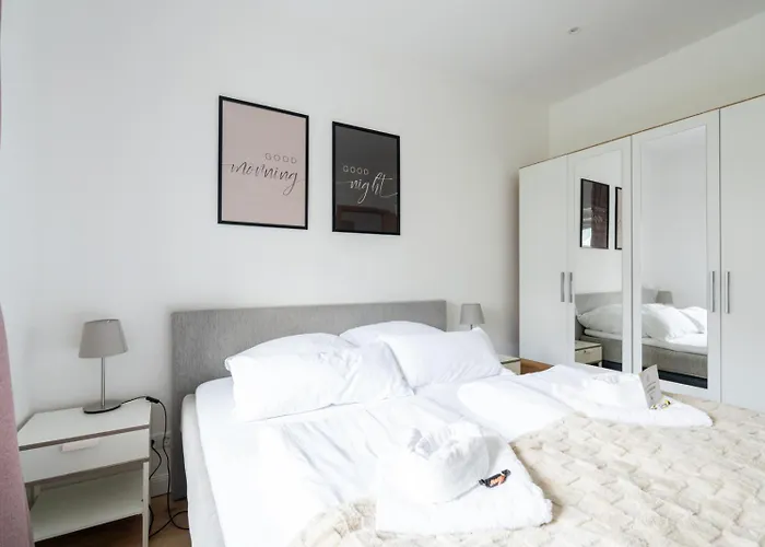 Spacious 2 - - 6 Guests, 24h Check-in, Near Vienna